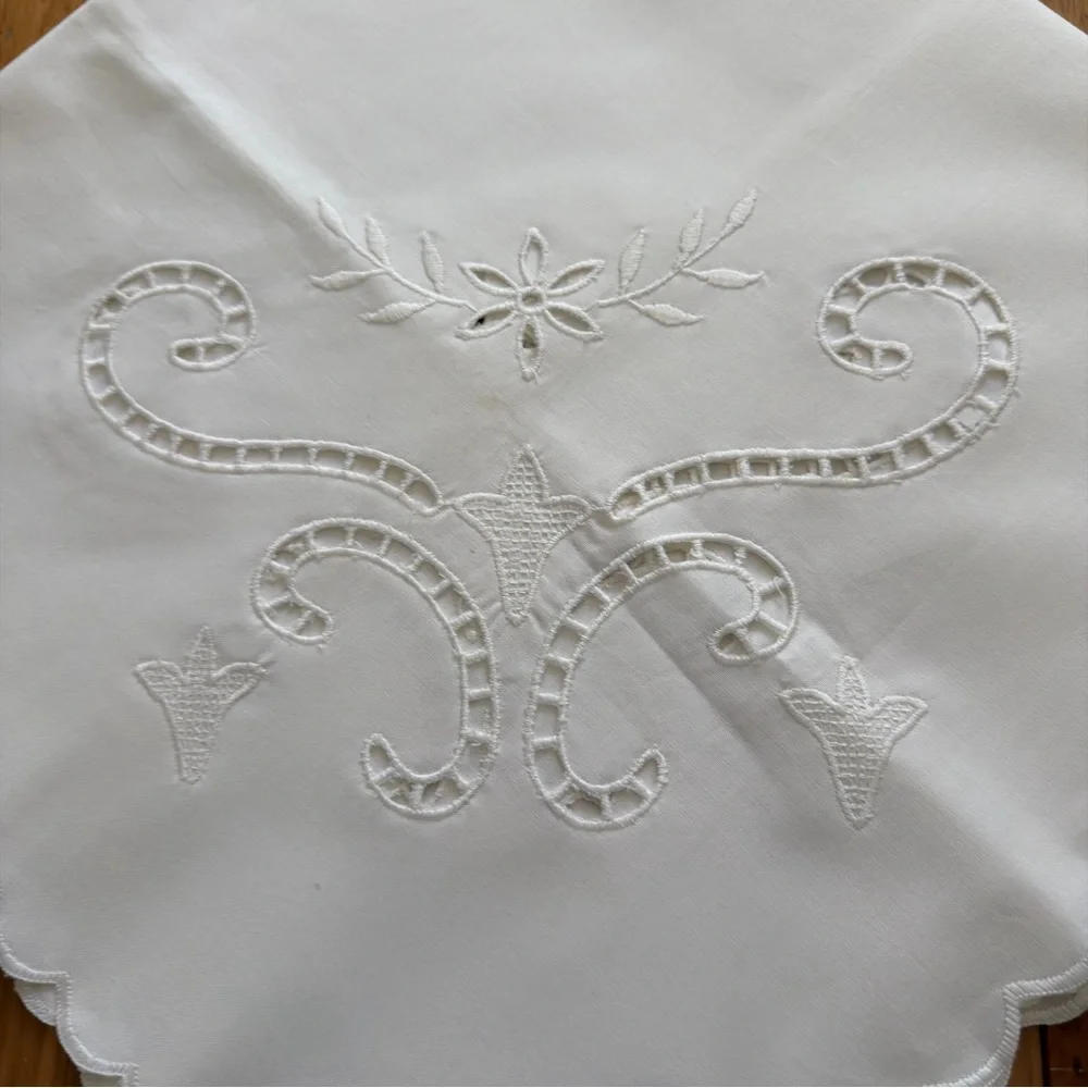 Vintage Hand-Embroidered Cutwork Tablecloth + 2 Napkins – White on White